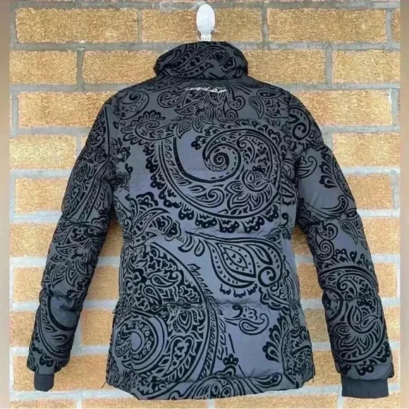 Desigual Medianoche Flocked Velvet
NWT,
Puffer Jacket size small - Picture 7 of 16